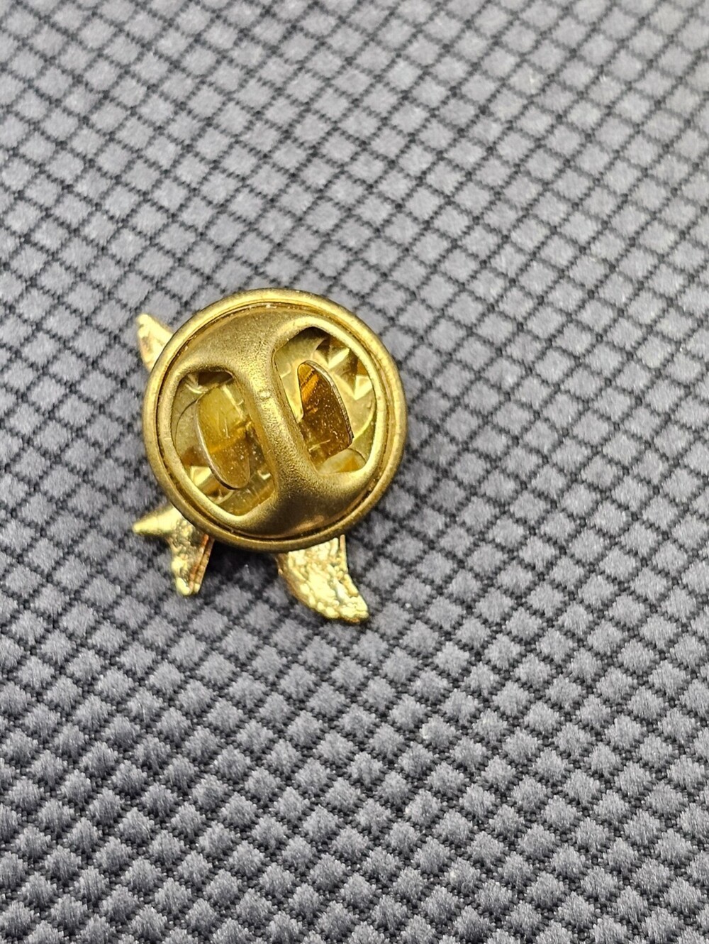 Mint Green Bird Lapel Pin - Picture 3 of 4